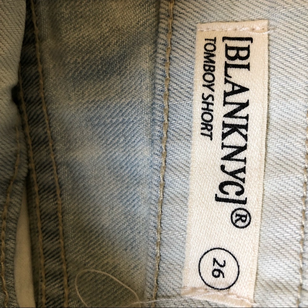BLANKNYC light wash distressed denim short - Picture 6 of 8
